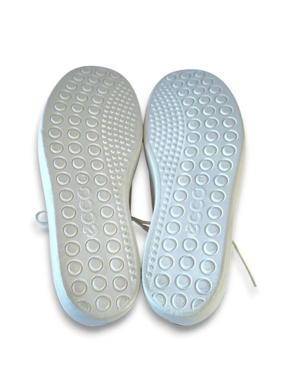 Ecco White Leather Classic Tie Low Top Women’s Sneakers Size 38